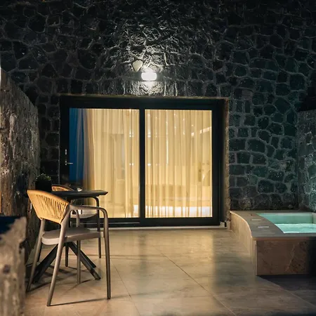 Santorini Cave Luxury Bed & Breakfast 4*