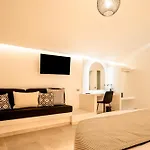 Nocleg ze śniadaniem Santorini Cave Luxury 4*