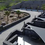 Santorini Cave Luxury Bed and breakfast
