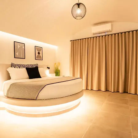 Santorini Cave Luxury Couette-café Fira (Santorini)