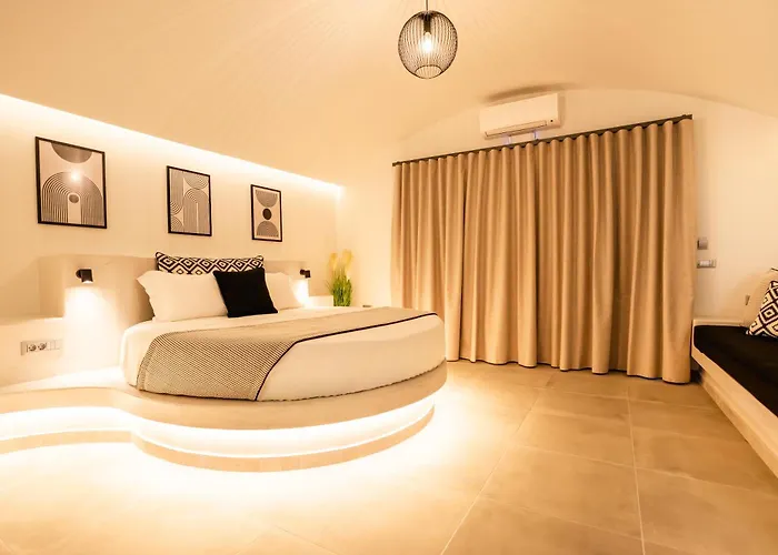 Santorini Cave Luxury Bed & Breakfast Firá